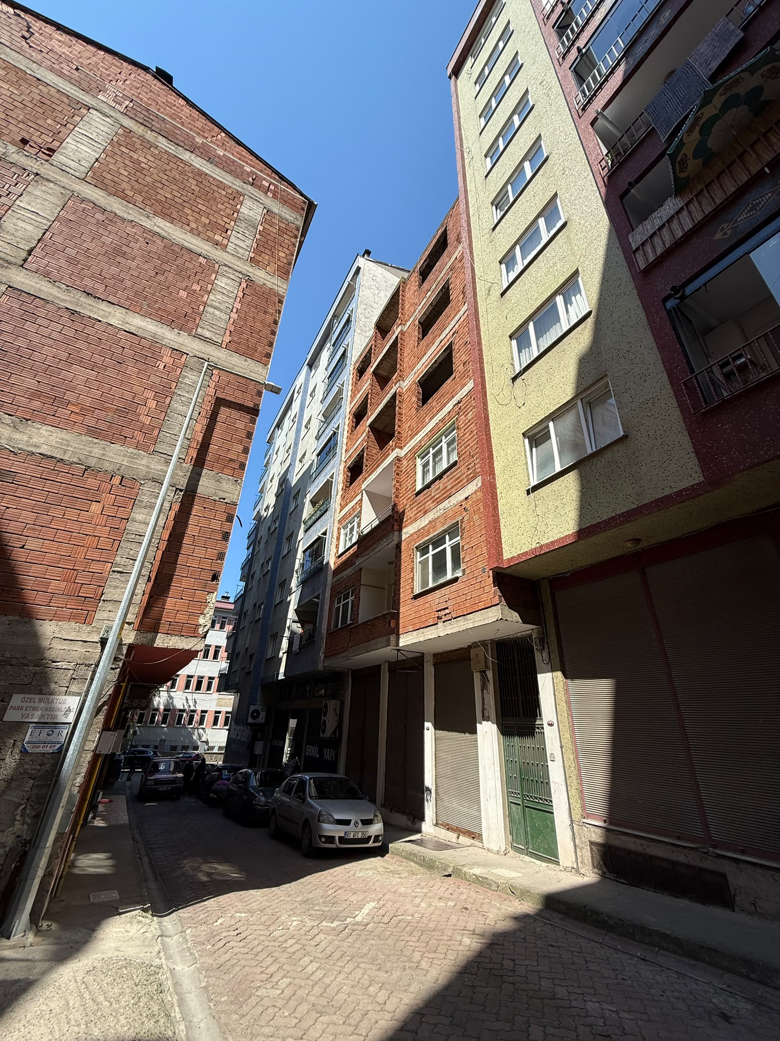 AKÇAABAT DÜRBİNAR APARTMAN